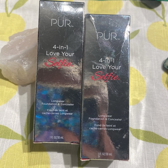 PÜR 4-In-1 Love Your Selfie Longwear Foundation & Concealer - Picture 4 of 5